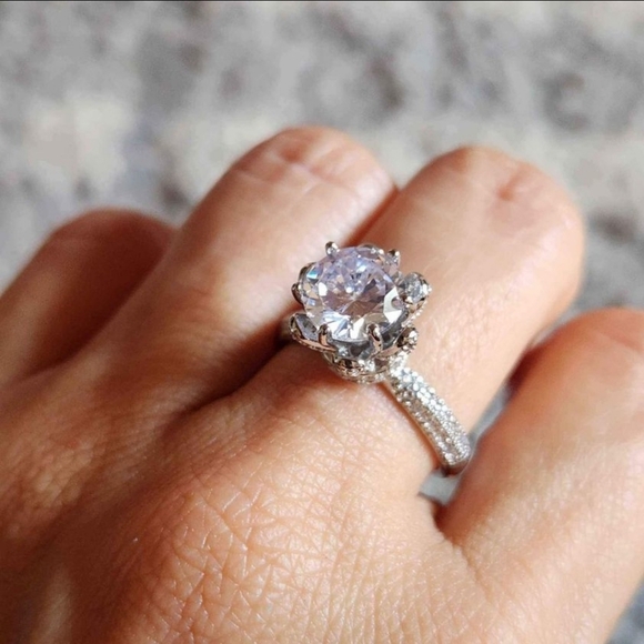 New 925 Silver Round Cut Diamond Flower Ring for Women - Picture 8 of 10